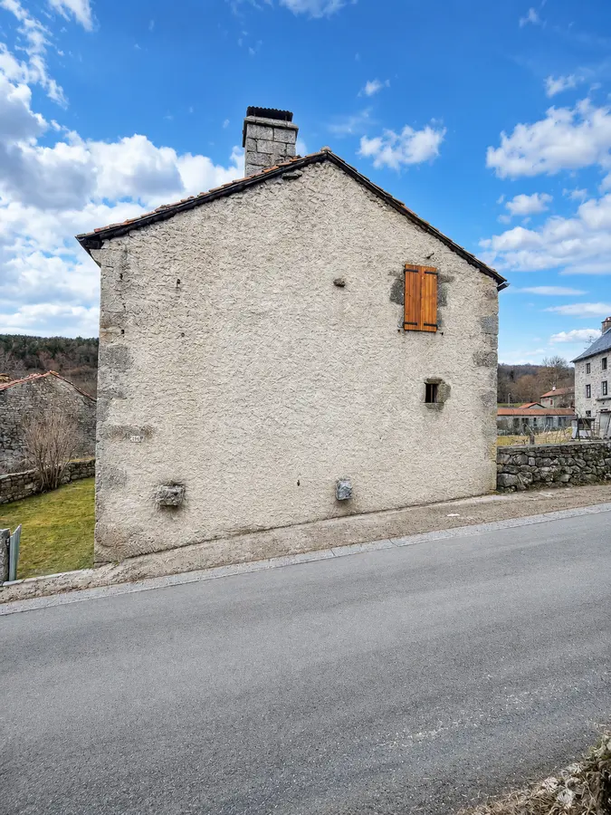 Façade côté rue — maison à vendre à La Vialette