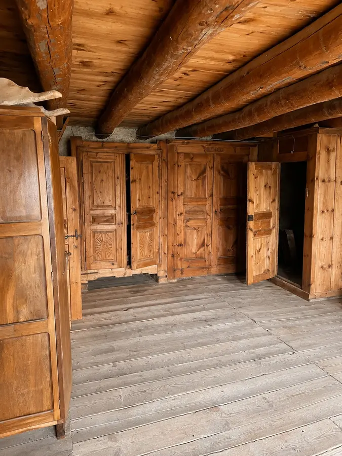 Ancienne maison — volume ancien à l’étage — maison à vendre à La Vialette