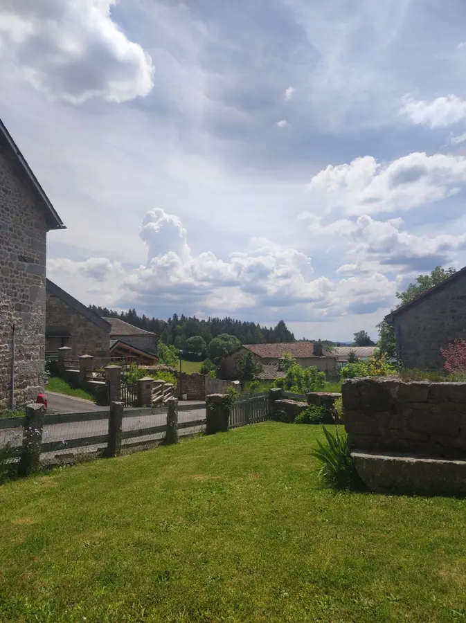 Vue depuis le rez-de-chaussée — maison à vendre à La Vialette